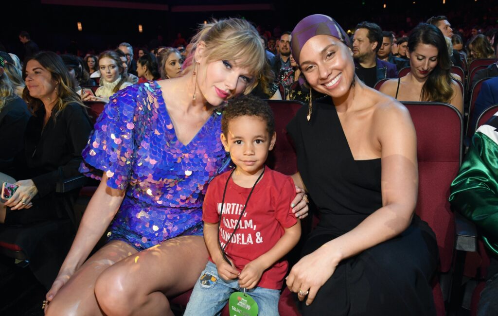 Taylor Swift sends Alicia Keys’ son heartfelt note from ‘Eras Tour’