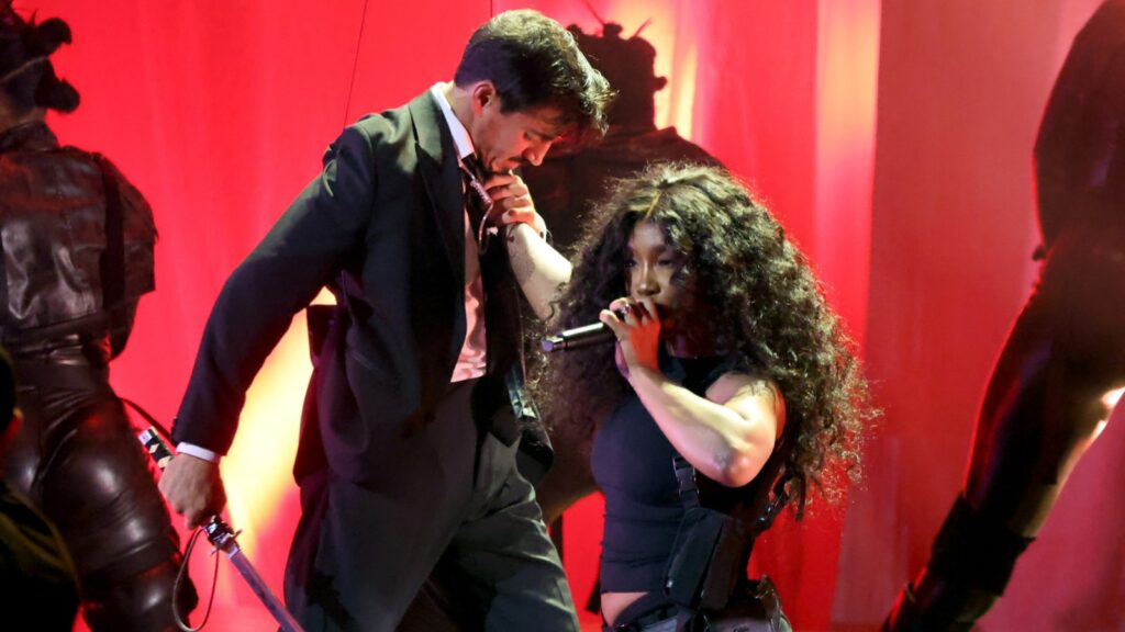 Watch SZA Perform ‘Snooze,’ ‘Kill Bill’ at the 2024 Grammys