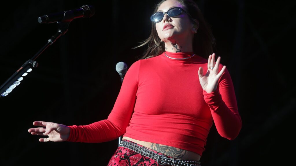 Elle King Releases ‘Baby Daddy’s Weekend’ Single