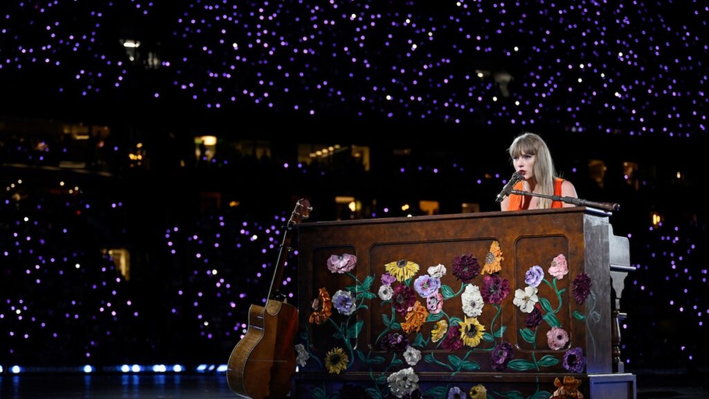 Watch Taylor Swift Revive ‘The Archer’ at Amsterdam Show