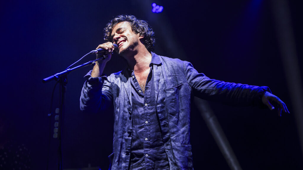 JACK SAVORETTI + Kaze: photos and setlist of the concert at Villa Arconati in Bollate (Milan)