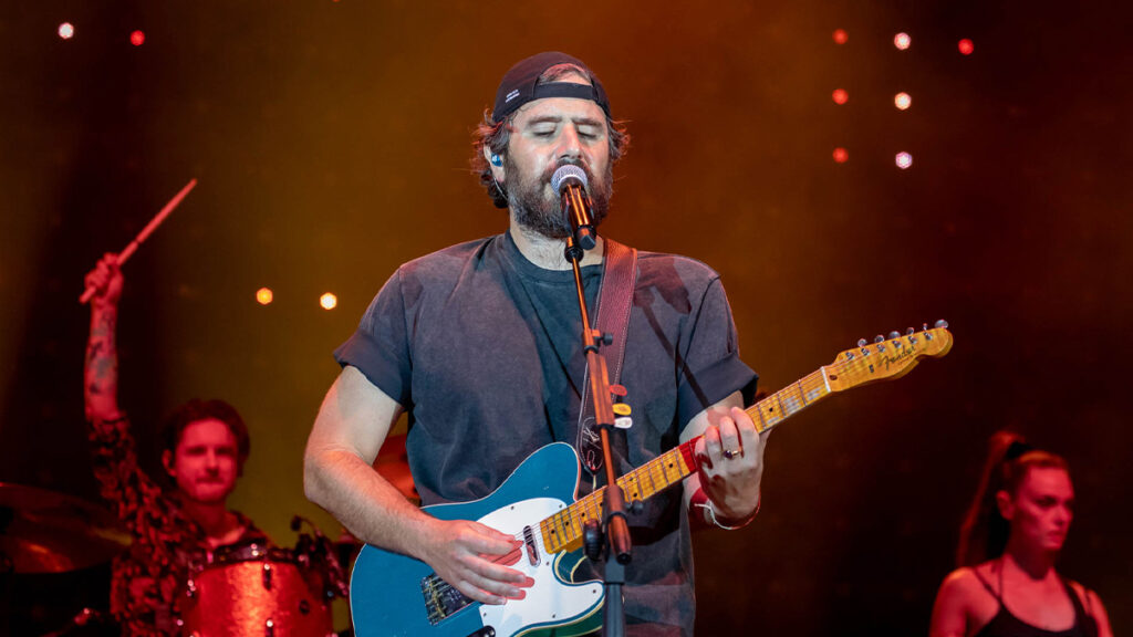 TOMMASO PARADISO: the photos of the concert in Ferrara