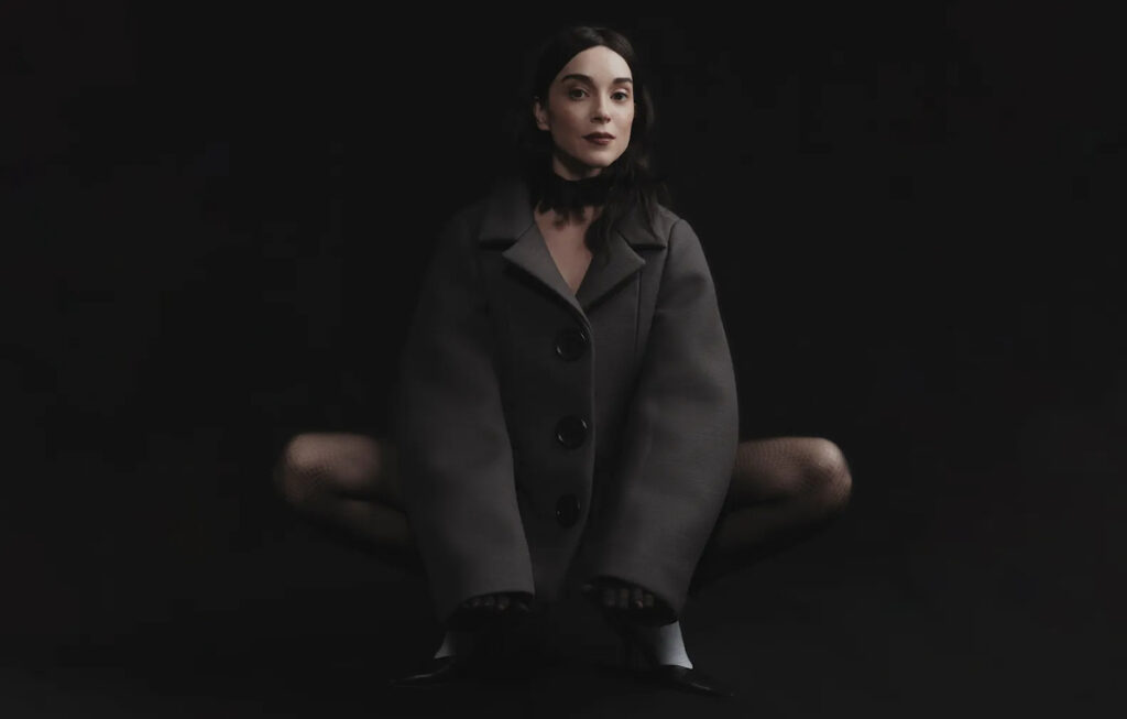 How to say in Spanish «St. Vincent never ceases to amaze”?