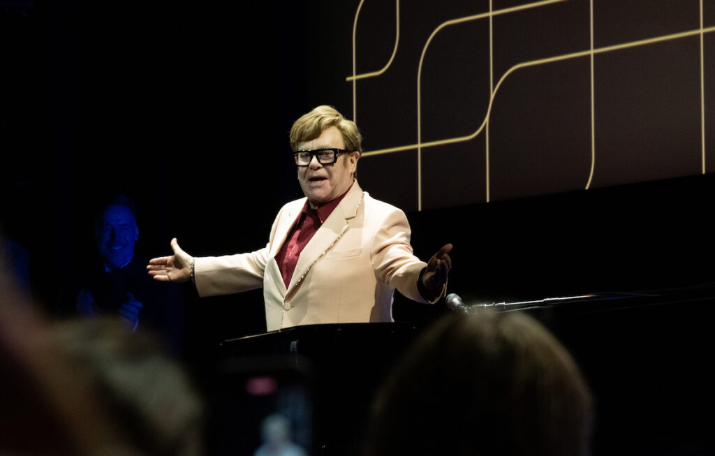Elton John: «I no longer have tonsils, appendix, prostate, right hip, both knees: there's not much left of me»