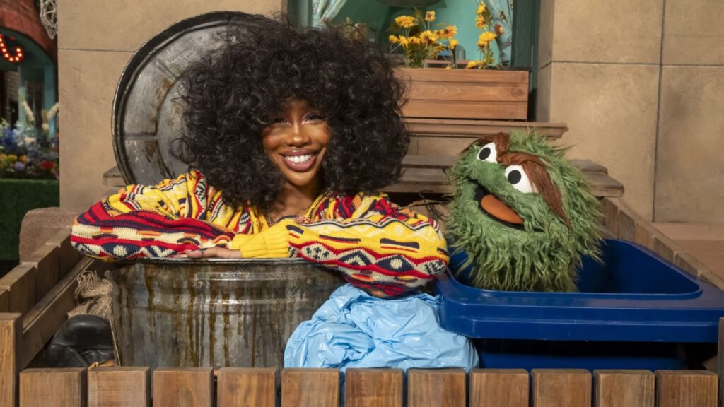 Sza, Elmo Sing Gratitude Song on 'Sesame Street'