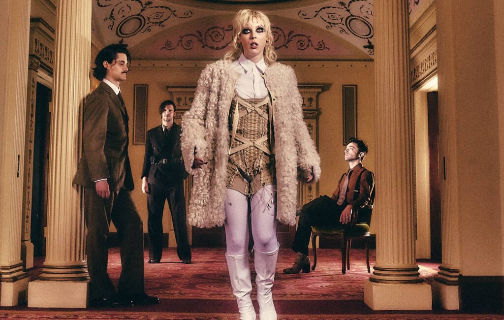 Black Honey go “down the rabbit hole” on nihilistic new single ‘Psycho’