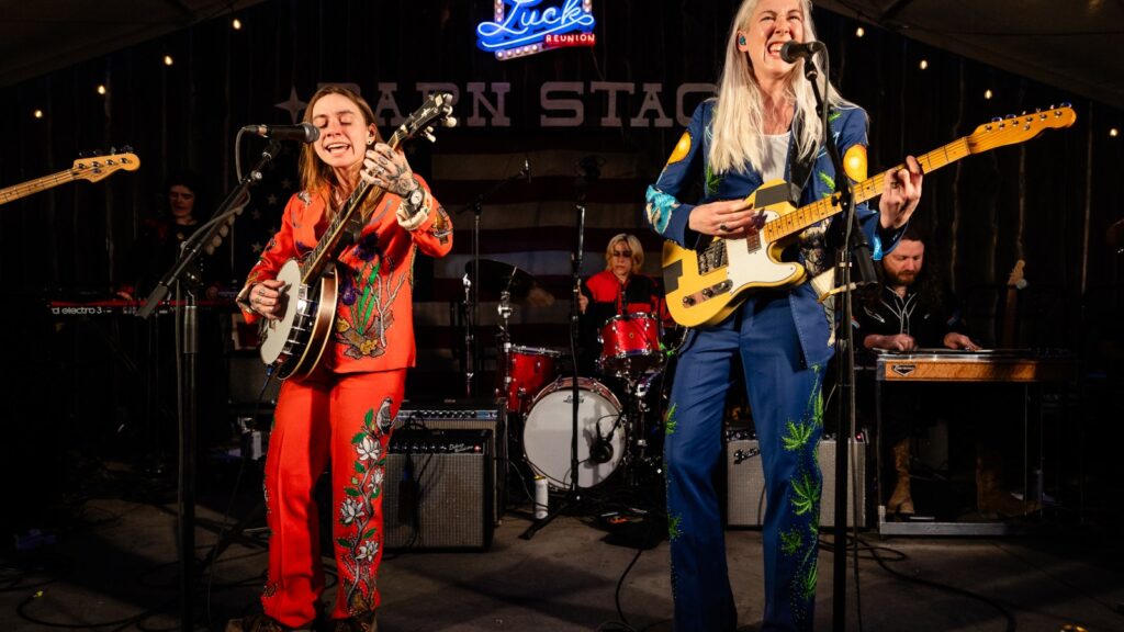 Willie Nelson's 2025 Luck Reunion was like no place on Earth: Recap