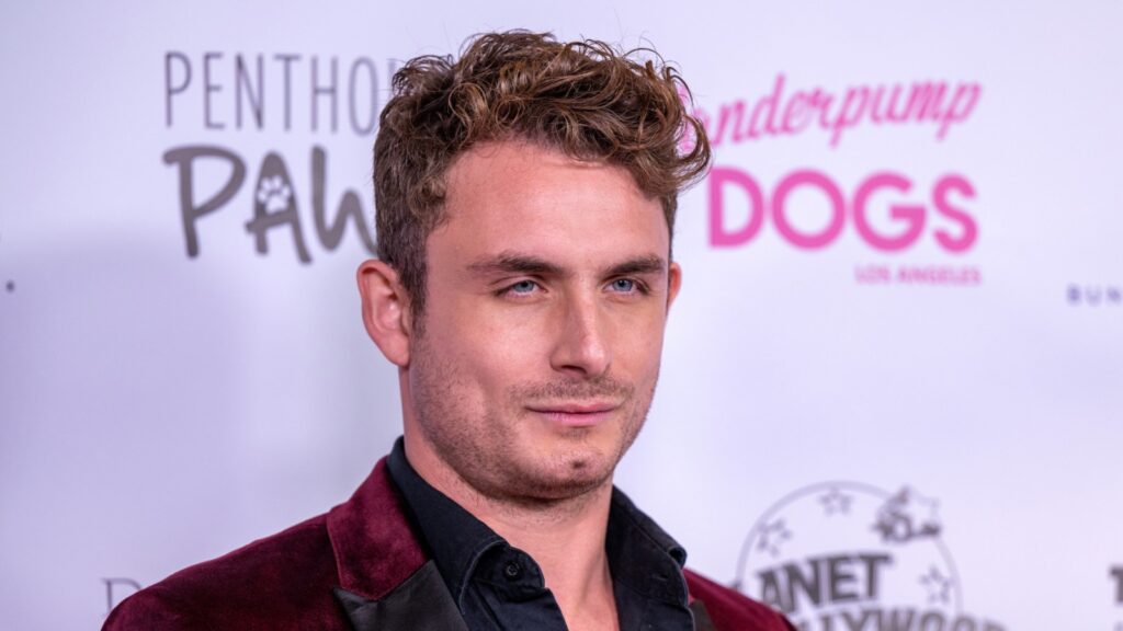 James Kennedy 'Sorry' For Posting Photo with Andrew and Tristan Tate