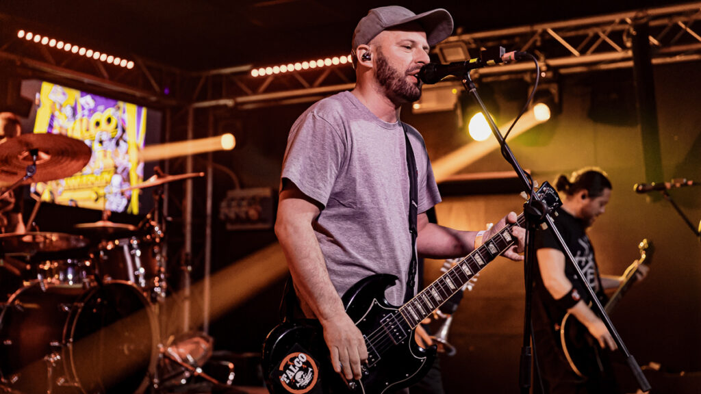 The photos and the ladder of the concert at the Legend Club in Milan