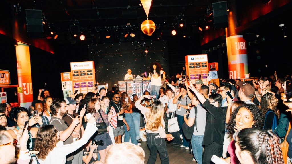 The JBL Sound Bodega at Sxsw Immerse Fans Into a Sonic Wonderland