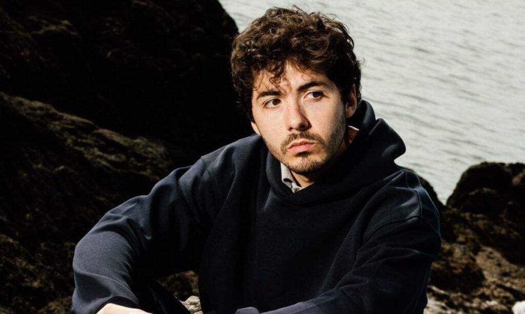 Fulminacci returns with “Casomai”, between lightness and melancholy