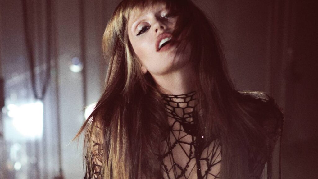 Miley Cyrus Releases Emotional Single 'More to lose': listen