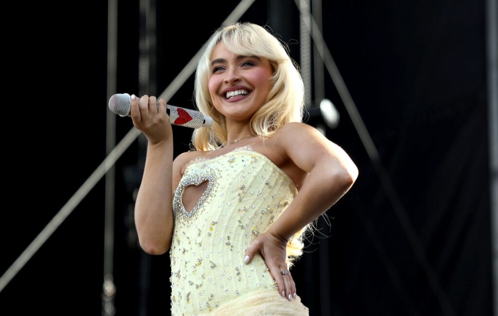 Sabrina Carpenter makes surprise cameo in Quinta Brunson’s ‘SNL’ monologue about being short