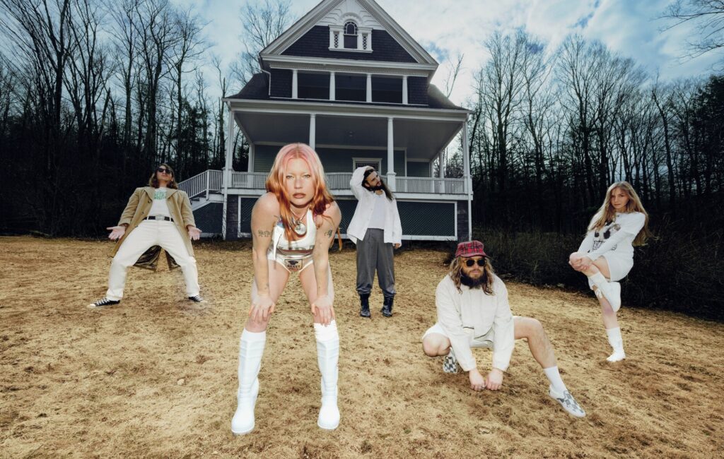 Listen to Wet Leg’s electrifying new single ‘CPR’