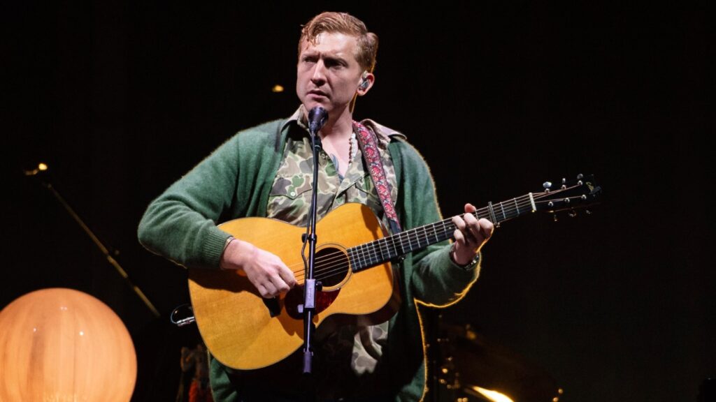 Tyler Childers Performs ‘Long Violent History’ for First Time Ever