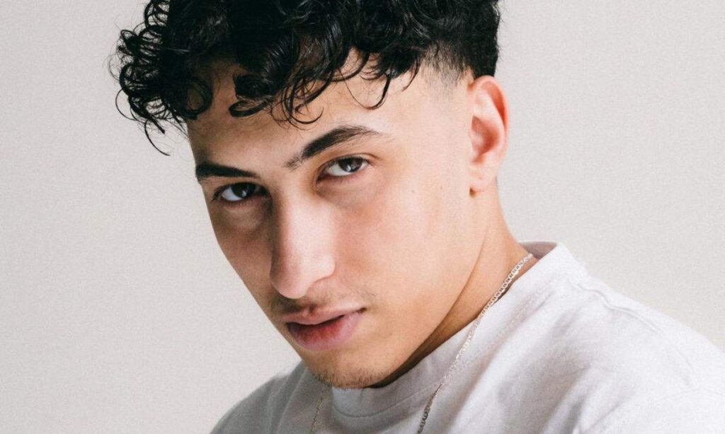 Medy returns with the awareness that “a life is not enough”