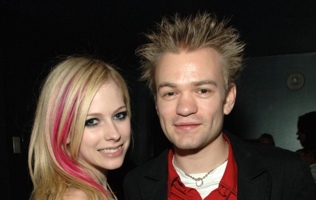 Watch Avril Lavigne reunite with ex-husband Deryck Whibley for Sum 41’s ‘In Too Deep’ at Warped Tour