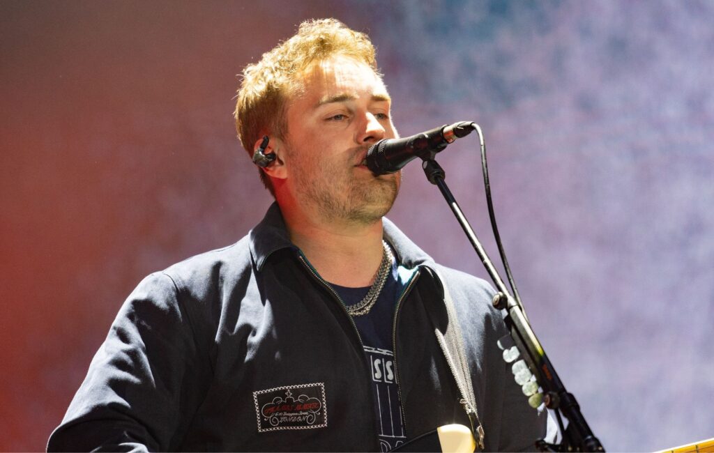 Watch CMAT and Olivia Dean join Sam Fender on stage in Newcastle