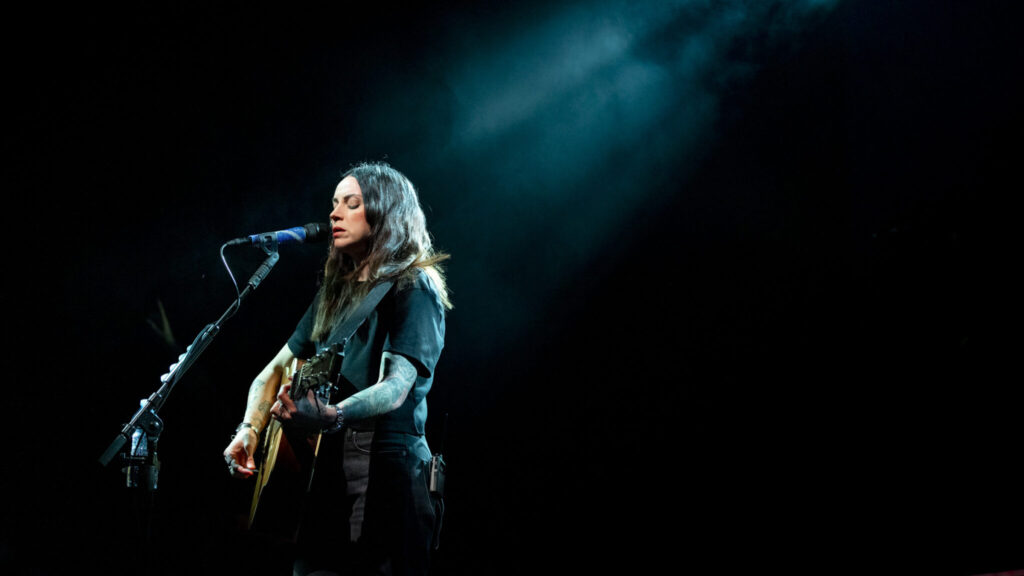 the photos and the lineup of the concert at the Fabrique in Milan