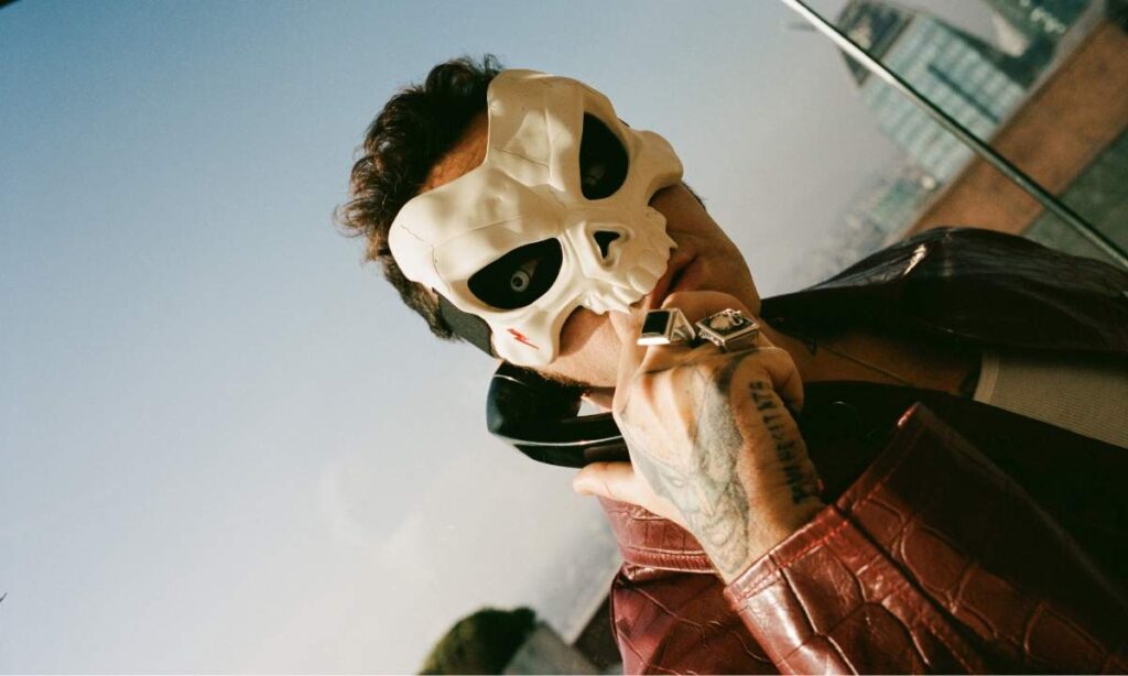 Salmo, the new single “Crackers” is out which anticipates the celebratory album