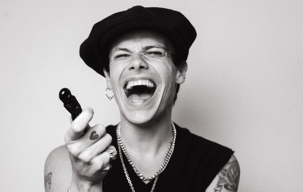 a king-sized statement from the crown prince of rock