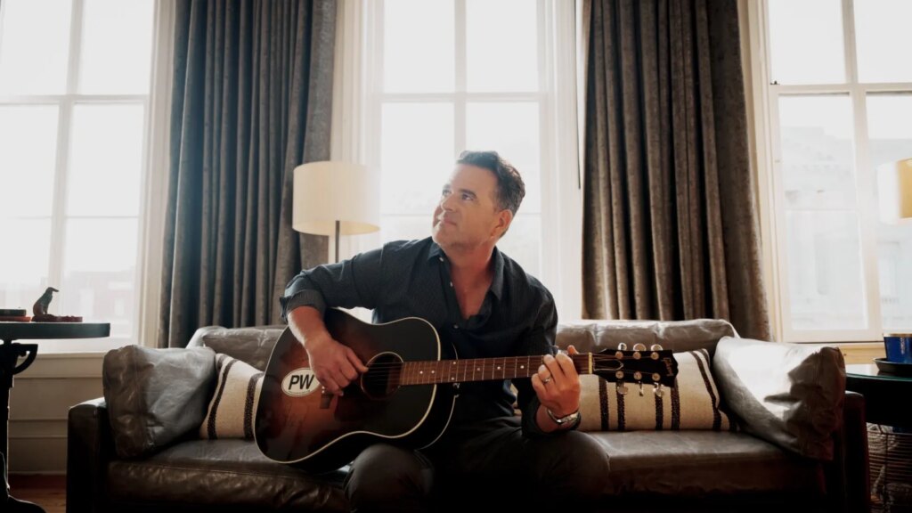 David Nail Previews New Album 'Flowers' With Song 'She Knows': Listen