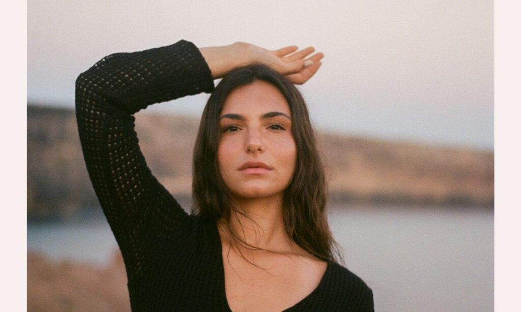 After Amici, Cate Lumina talks about herself in the new EP “Catalina”