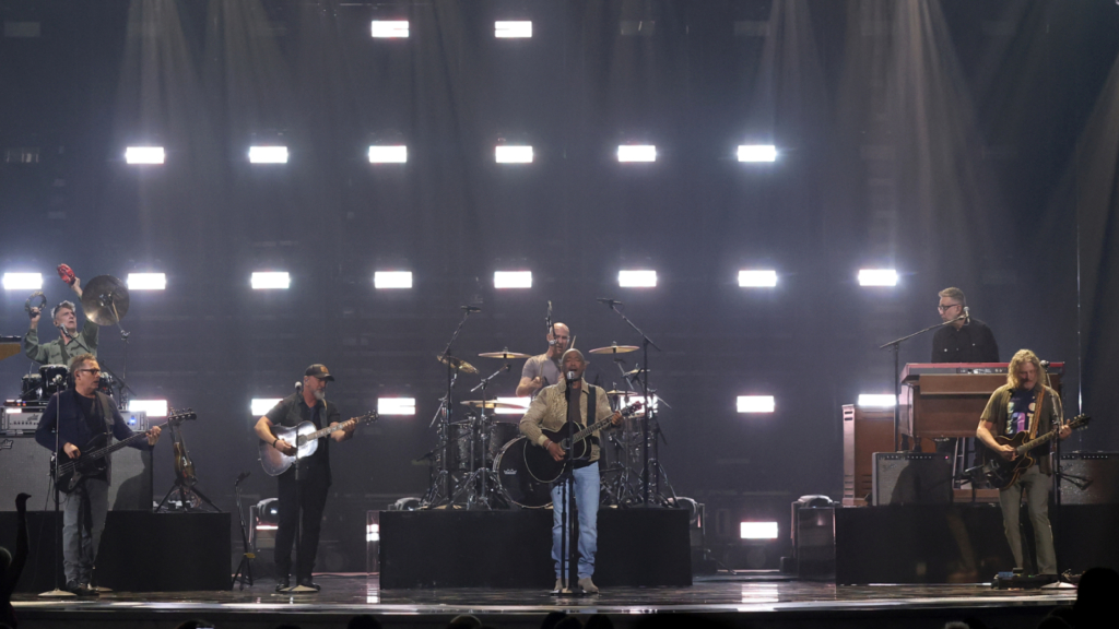 AMAs 2026: Watch Hootie and the Blowfish Perform Hits Medley