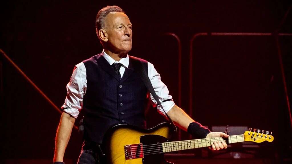 Bruce Springsteen’s Manager Denies Reports of Chris Christie Rift