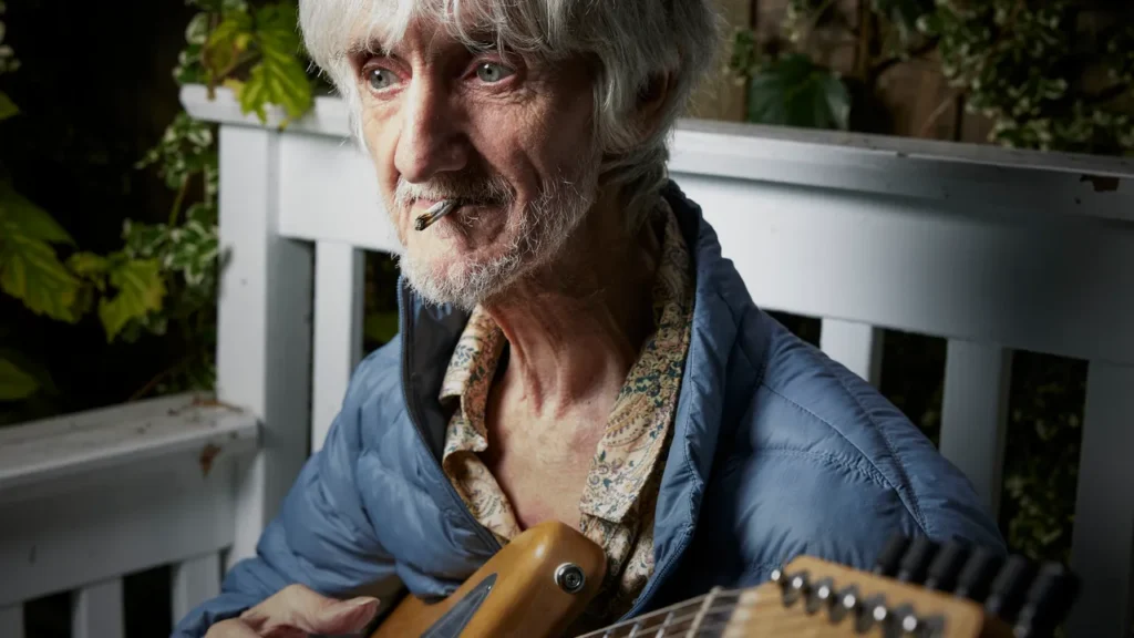 Durutti Column, return with a new album after 16 years. Here is the single “Liars”