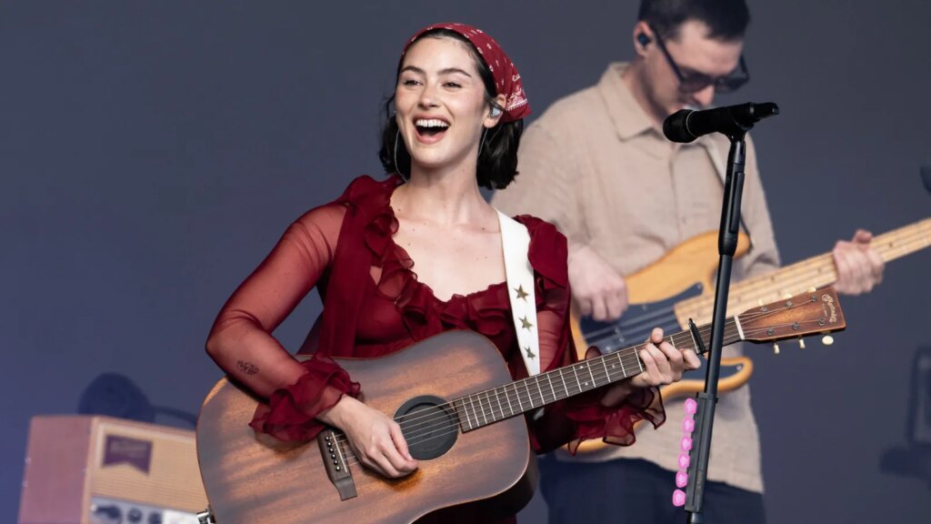 Gracie Abrams Drops New Single 'Hit the Wall'