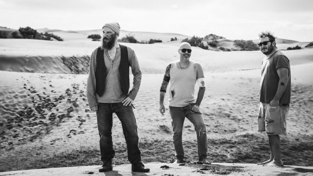 MAVERIX: preview the video “Wapakoneta” – Rockon.it