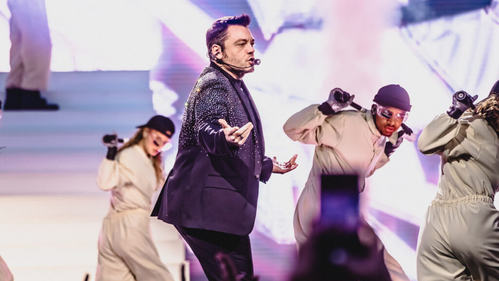 TIZIANO FERRO: celebrates 25 years of “XDONO” and the new album “SONO UN GRANDE (DELUXE)” – Rockon.it