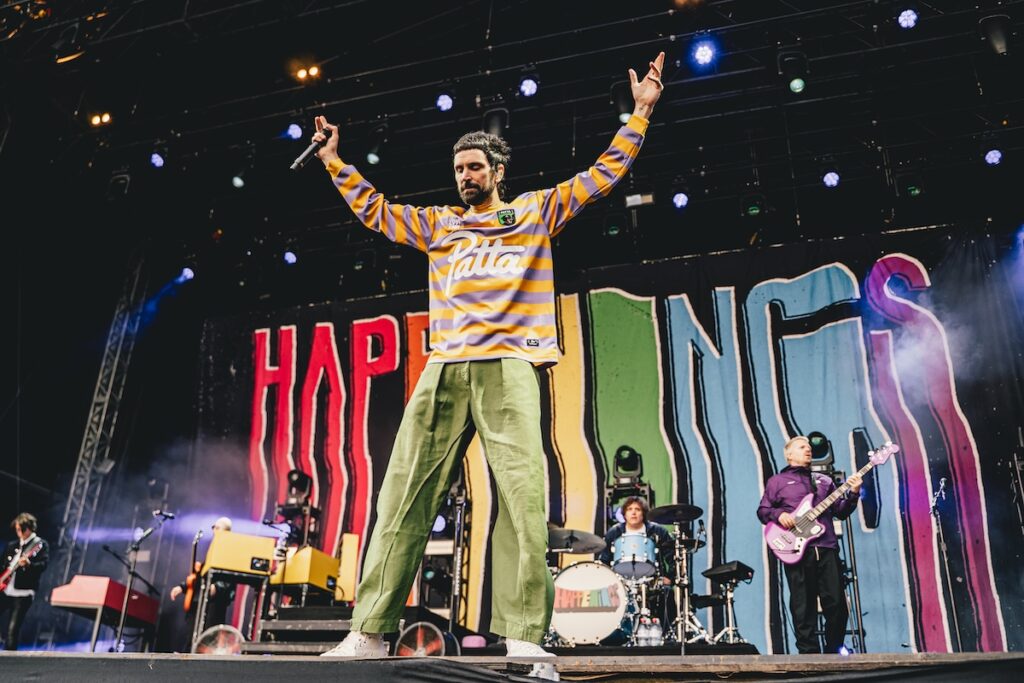 Noisy Naples becomes big: two days at the Mostra d'Oltremare with Franz Ferdinand and Kasabian
