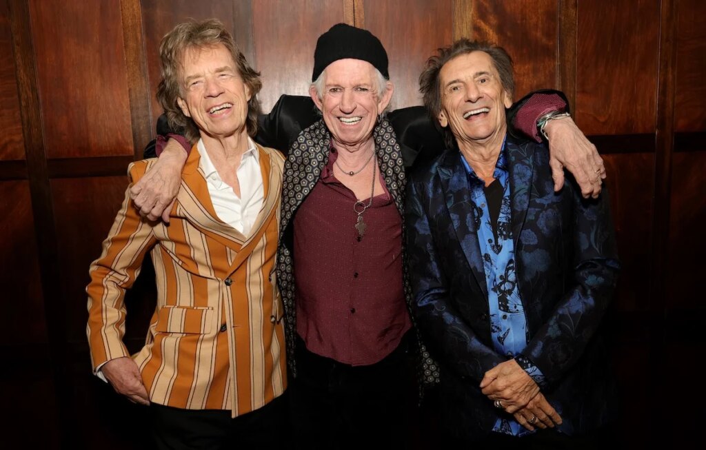 In 'Foreign Tongues' the Rolling Stones sing (also) «the decline of the American empire»