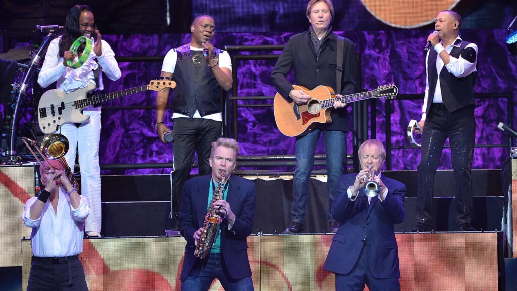 Chicago and Earth, Wind and Fire: All the Similarities Between Bands