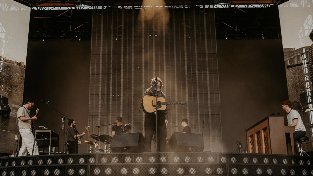LEWIS CAPALDI's emotional triumph at Fiera Milano Live: look at the photos and discover the lineup – Rockon.it