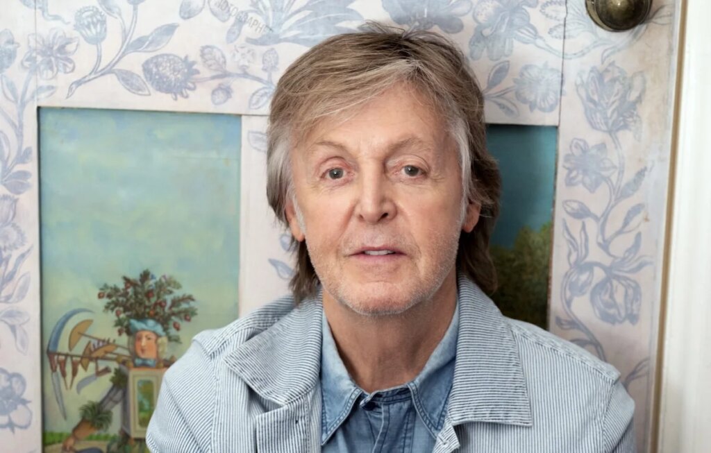 Paul McCartney pays homage to David Hockney: «We will miss his extraordinary personality»