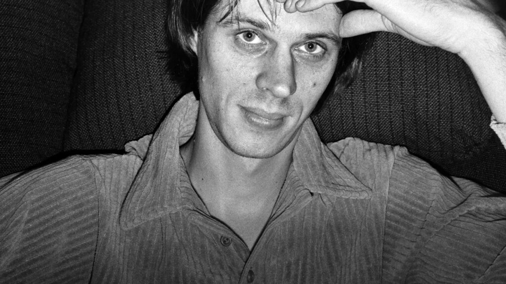 Tom Verlaine’s Massive Record Collection to Go on Sale