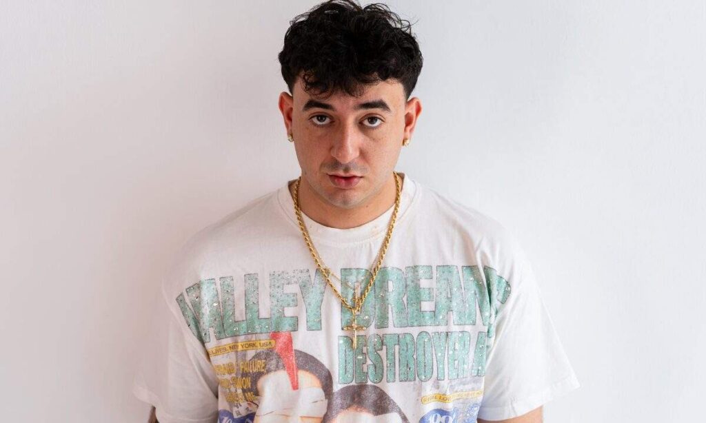 Young Hash returns with Stamm Chin, the new summer single