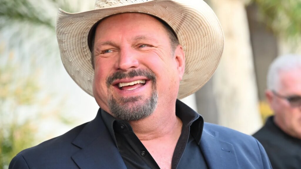 Garth Brooks New Arena Tour Features One Price Tickets