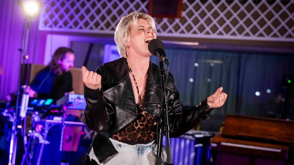 Watch Robyn Cover Erasure’s “Always”