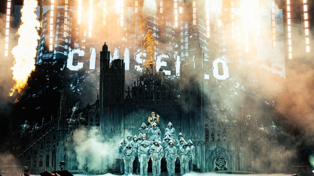 SFERA EBBASTA: the photos and the lineup of the concert at the San Siro Stadium in Milan