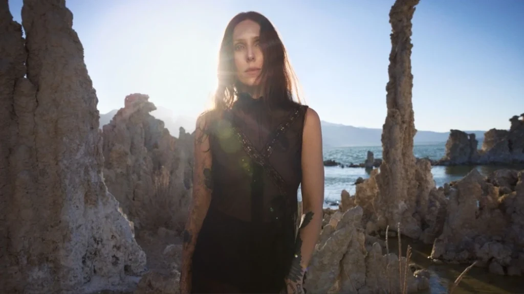 Chelsea Wolfe announces new album “The Dark” out in August. Listen to the single “Cold”