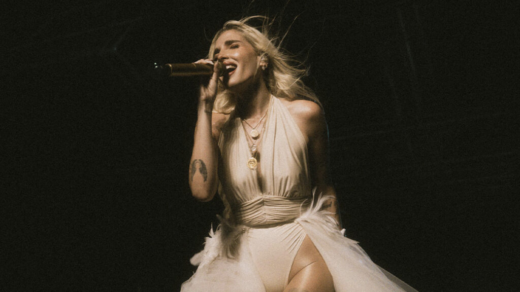 ELENA ROSE in Milan: the queen of new Latin pop enchants the Magazzini Generali – Rockon.it