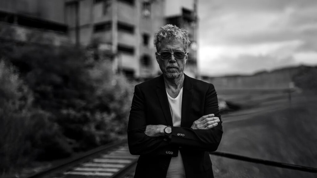 The Jayhawks' Gary Louris Talks New Album, Canada, Love and Marriage