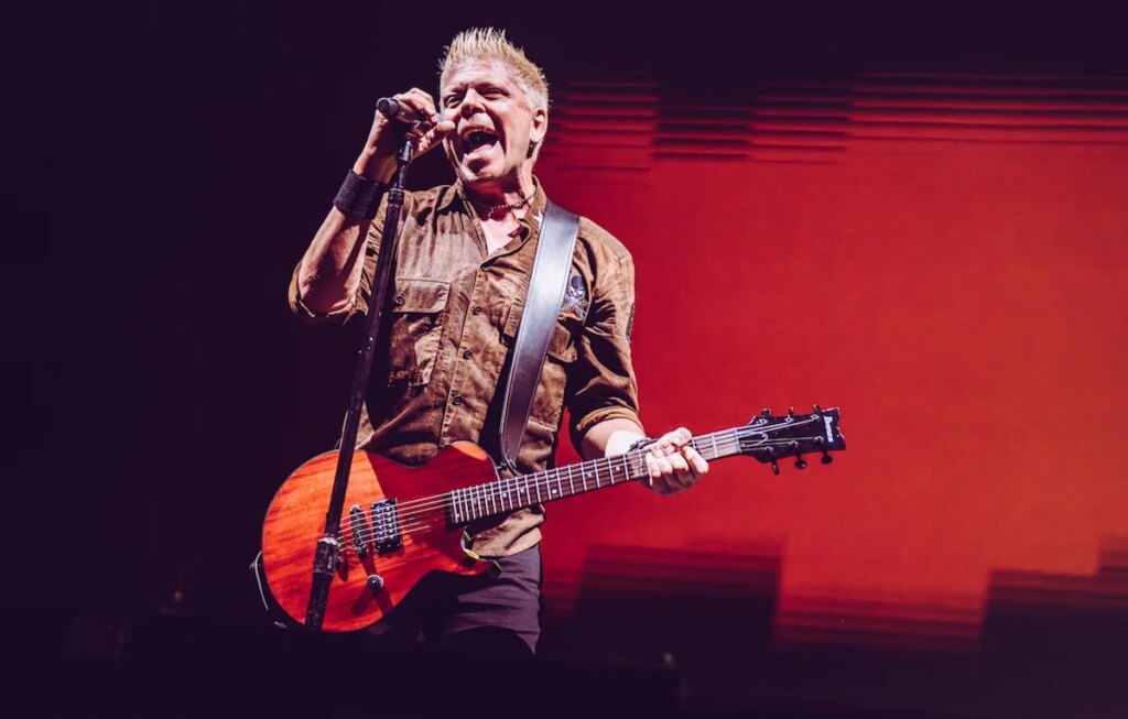 The Offspring continues to play Taylor Swift's 'Love Story'