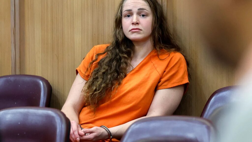 Courtney Clenney Takes Plea Deal After Fatally Stabbing Boyfriend