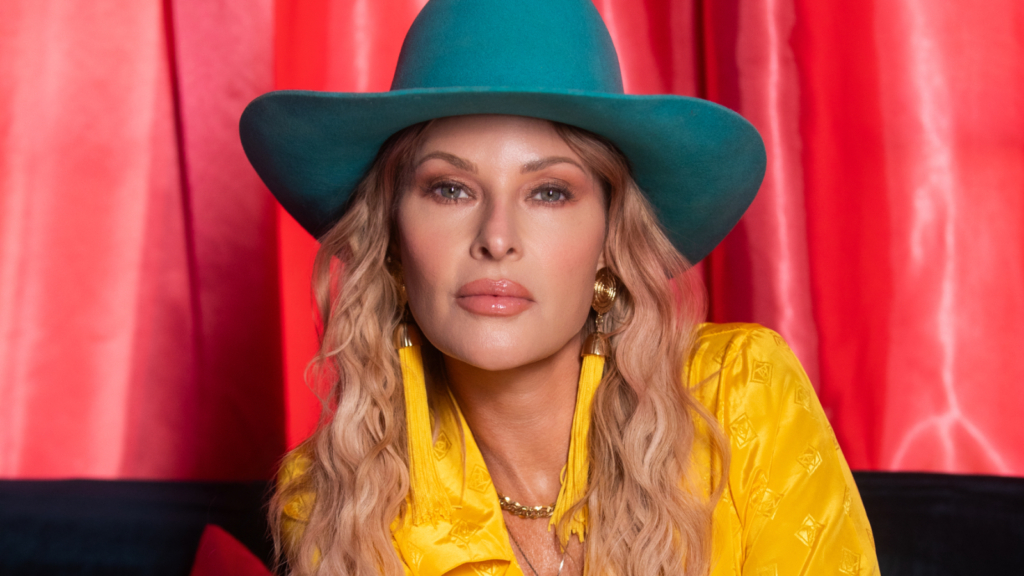 Elizabeth Cook Remembers Todd Snider, Finds Strength on New Album