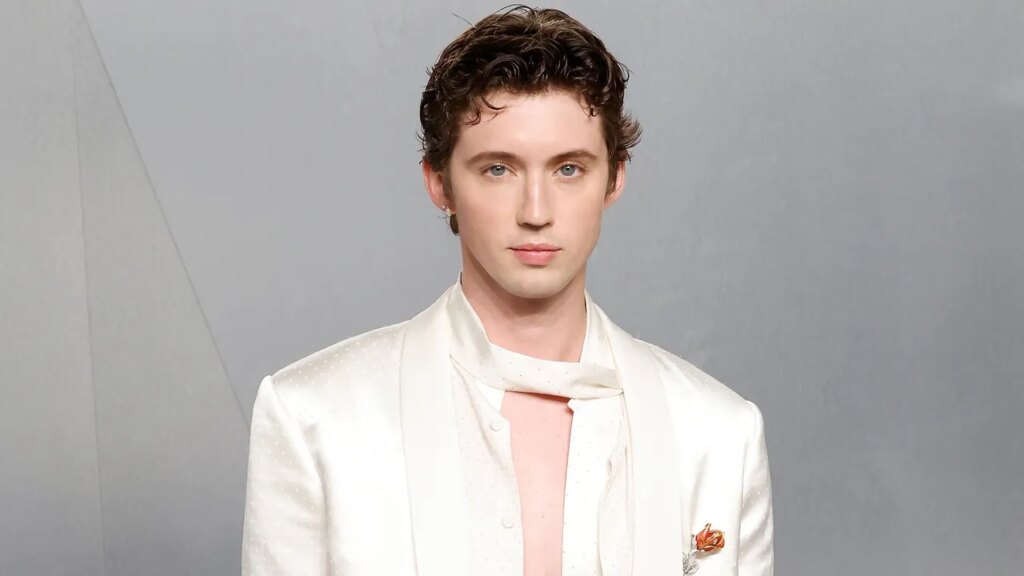 Troye Sivan Announces New Album She’s the Best